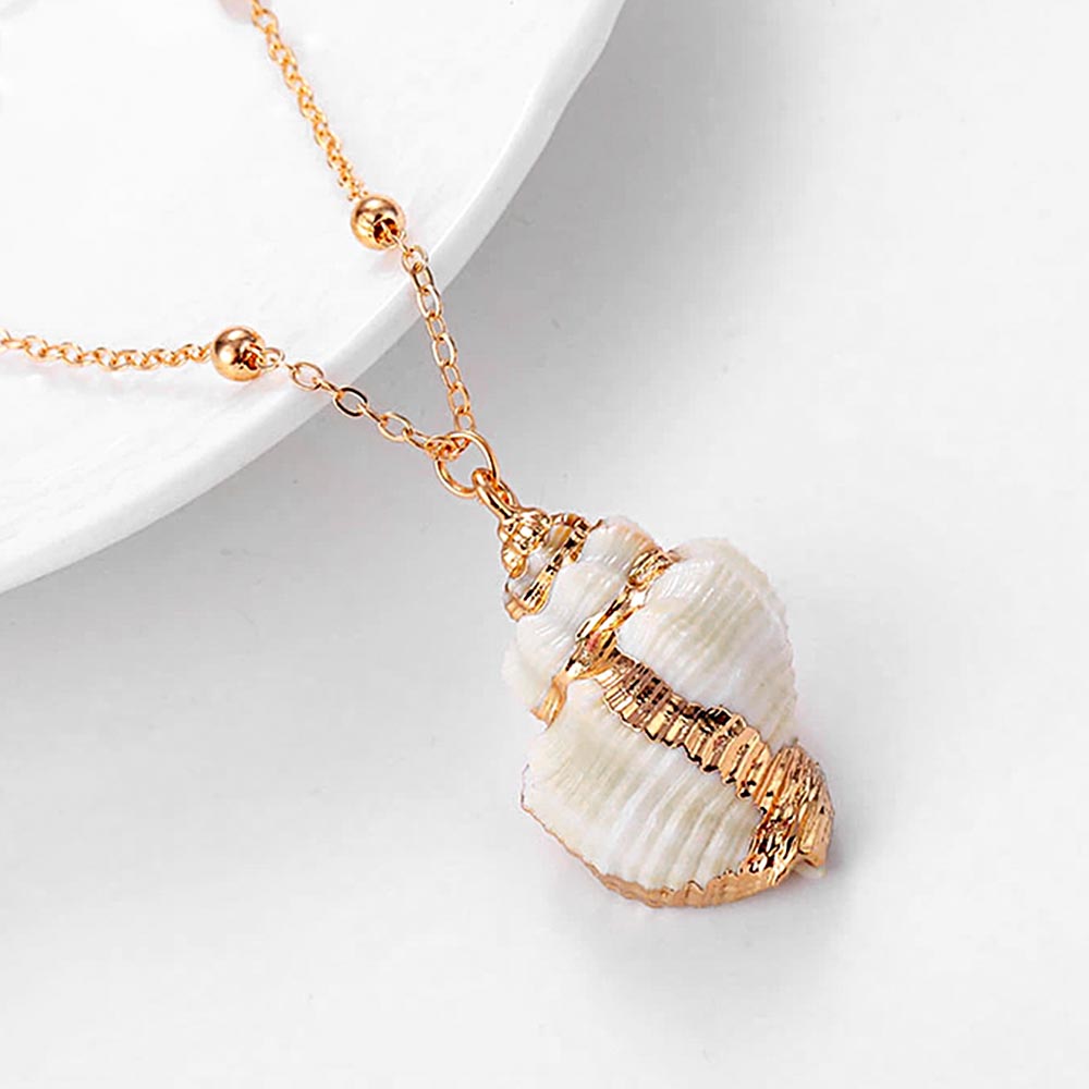 Different types of shell fashion necklaces